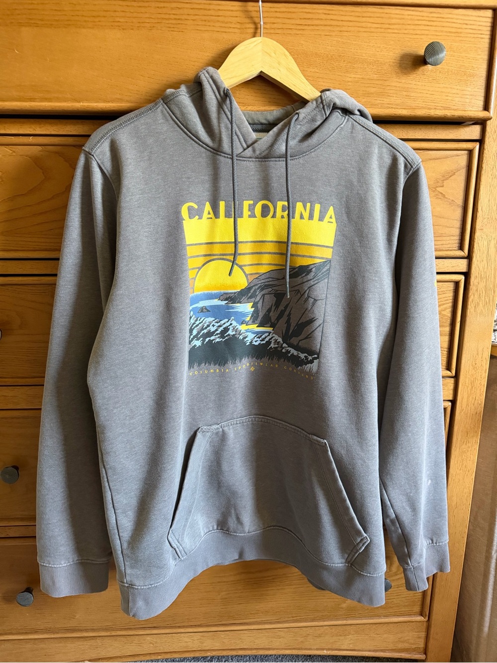Columbia Mens Size M Dark GrayHoodie California Sunset Ocean Graphic Sweatshirt